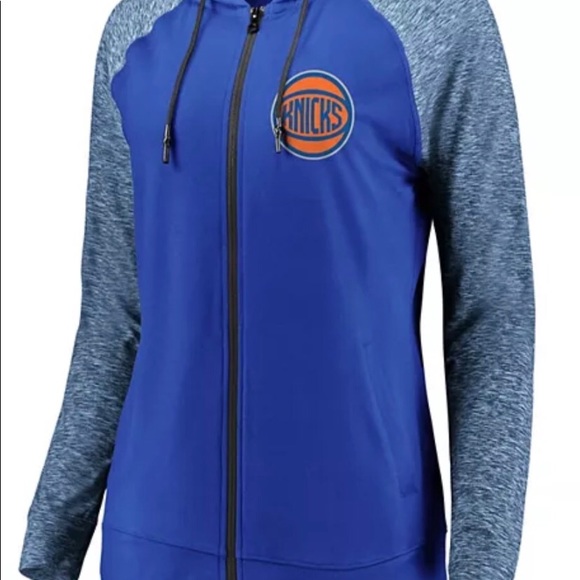 New York Knicks Fanatics Women's Made to Move Static Raglan Performance Hoodie - Picture 2 of 3